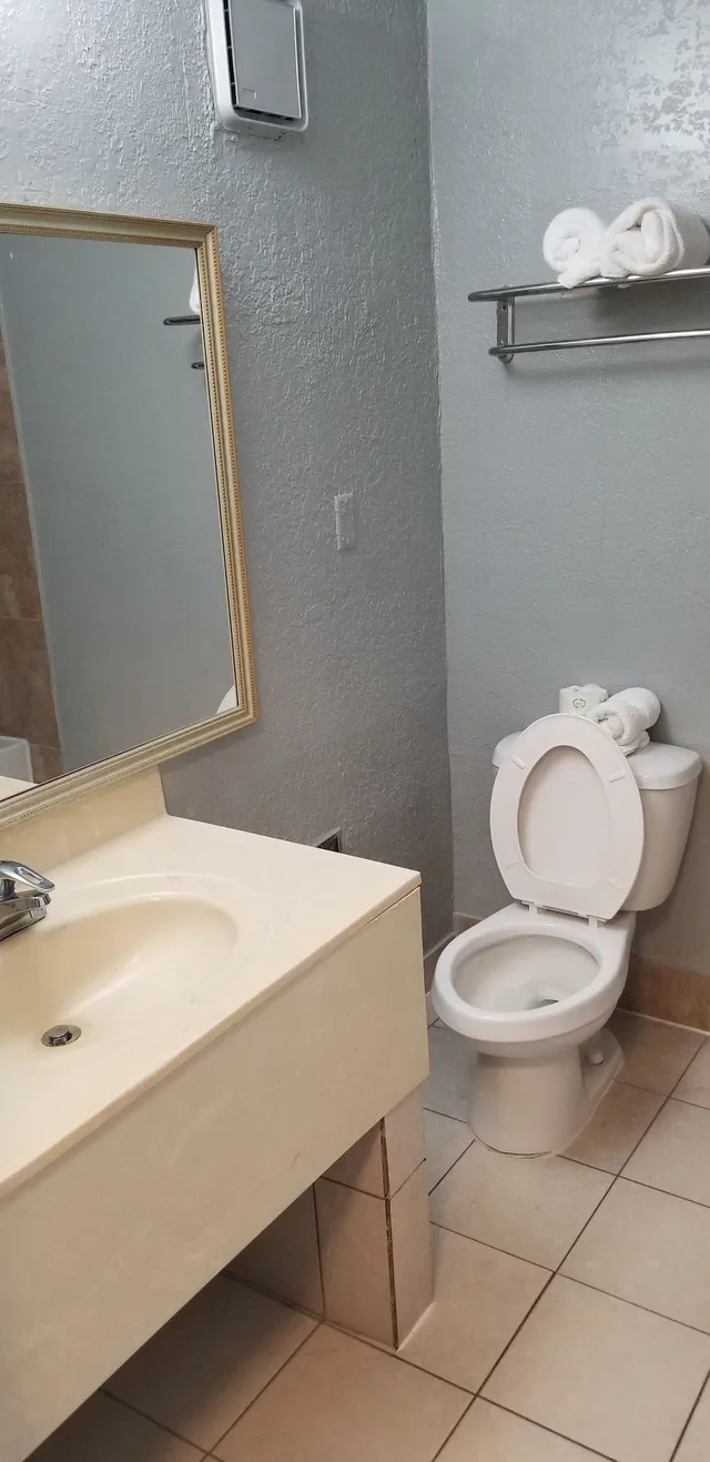 غرفة قياسية بسرير كينج، Days Inn By Wyndham Orlando Downtown 10/10