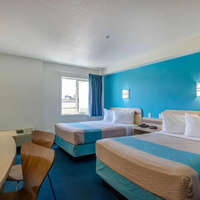 غرفة رباعية للمدخنين، Motel6 Grande Prairie, AB 4/7