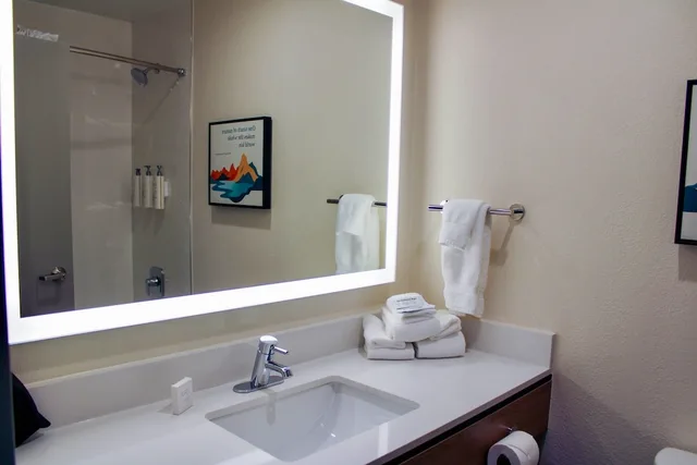 Room, Multiple Beds, Accessible، The Cairn Hotel 4/4