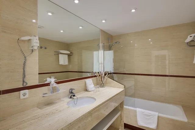 جناح بسريرين، Tropic Garden Hotel & Apartments 2/2