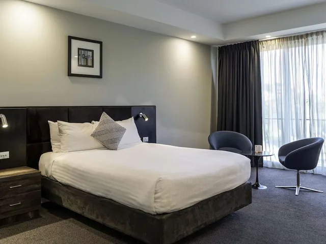 غرفة قياسية بسرير كوين، Adelaide Rockford Hotel 4/8