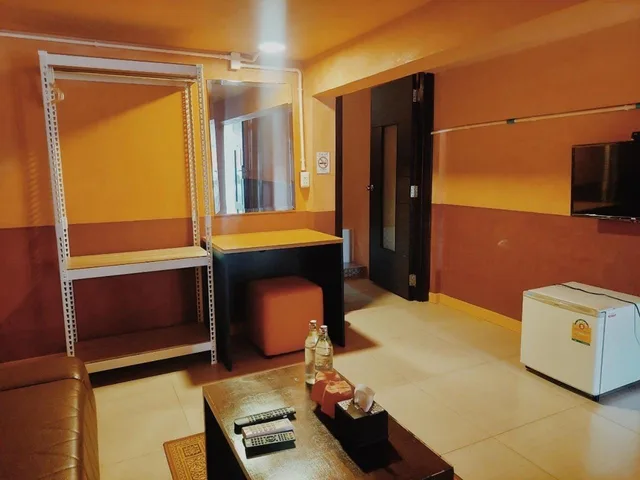 Deluxe, King Bed, Retro Box Hotel 3/4