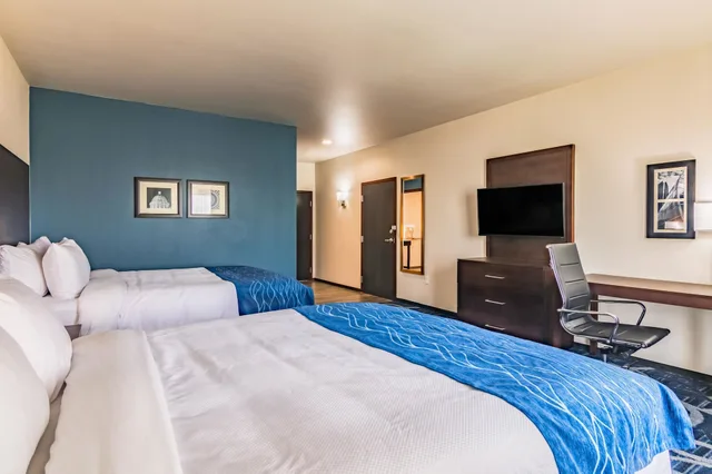 Upgrade, Suite, 2 Queen Beds, Sofa, Accessible، Comfort Inn And Suites Oklahoma City South I 35 4/9