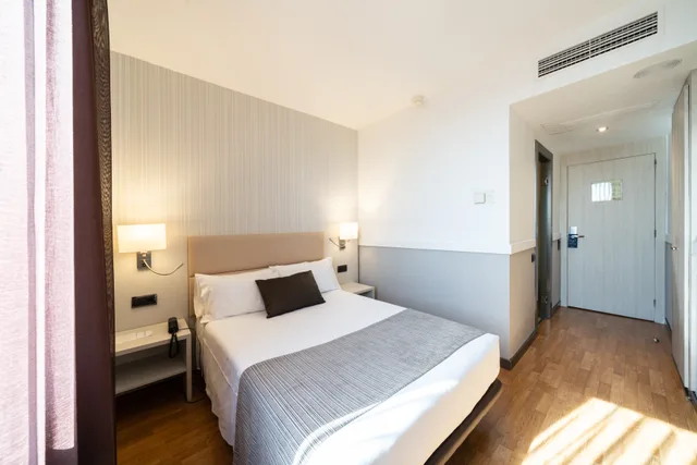 غرفة قياسية مفردة، CATALONIA GRAN HOTEL VERDI 1/5