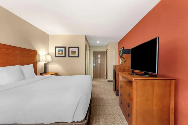 غرفة قياسية بسرير كينج، Comfort Inn Augusta Me 1/10