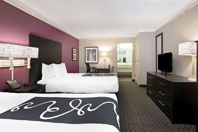 غرفة بسريرين مزدوجين، La Quinta Inn Fresno Yosemite 3/7