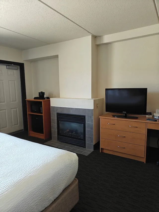 غرفة بسرير كينج لذوي الإعاقة، Americinn By Wyndham Belle Fourche 4/9