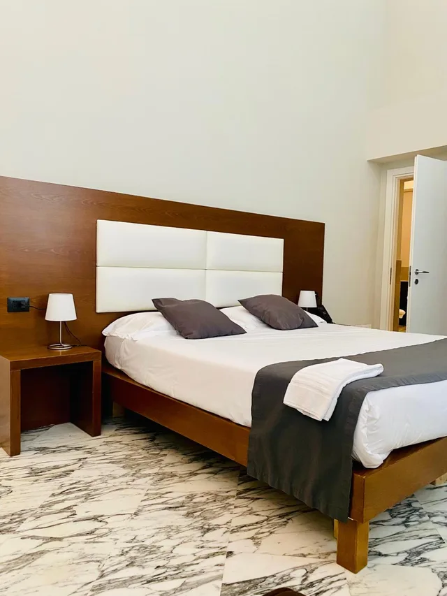 غرفة قياسية بسرير كينج، Hotel De Ville 1/10