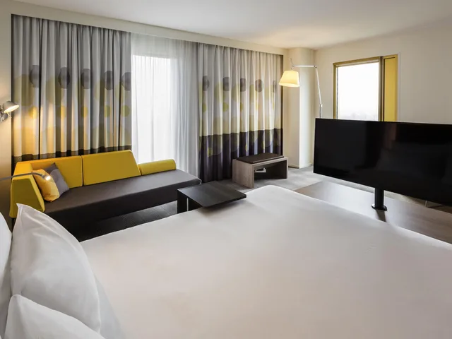 جناح جونيور، Novotel Amsterdam Schiphol Airport 6/10