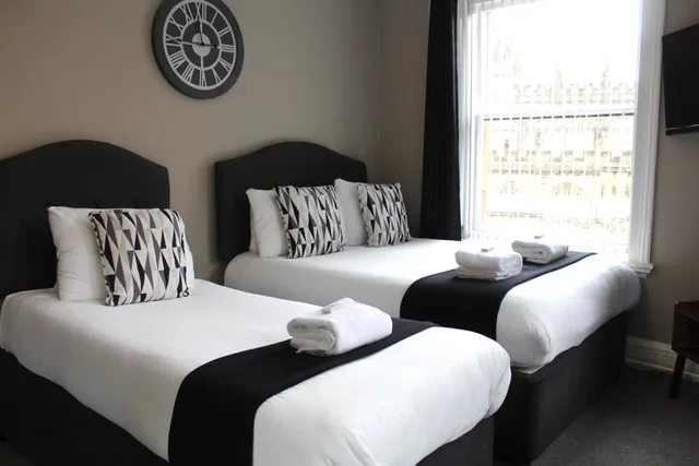 غرفة عائلية صغيرة، The Mitre Hotel 4/10