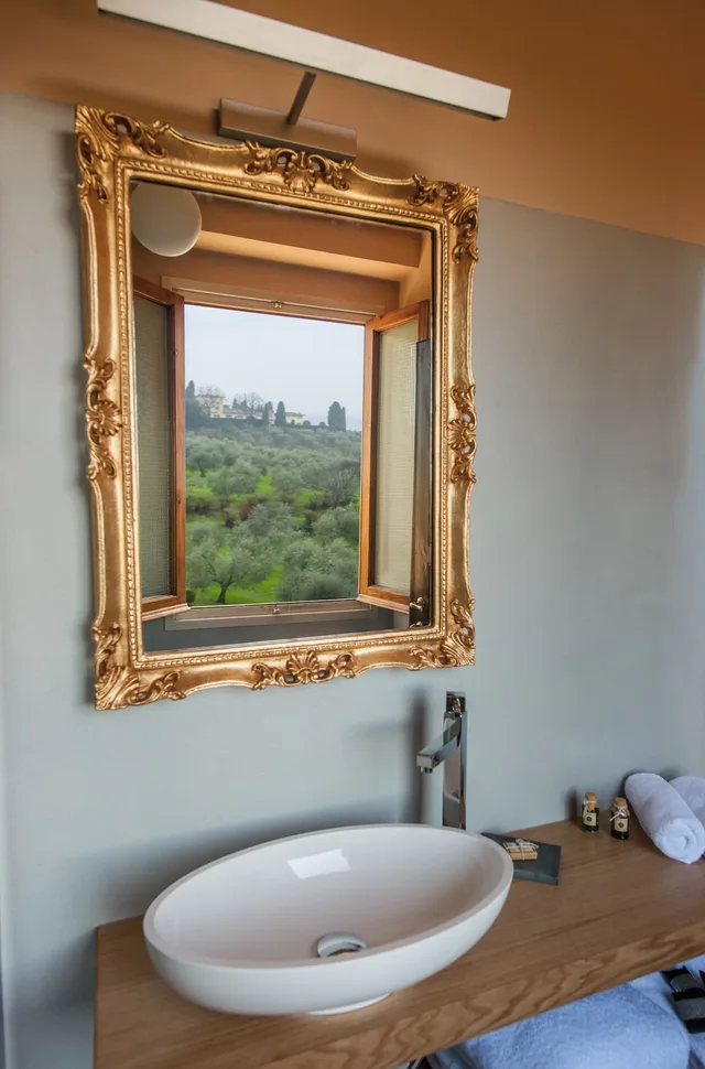 Della, 1 Double and 1 Single Bed, with View، Art Hotel Villa Agape 10/10