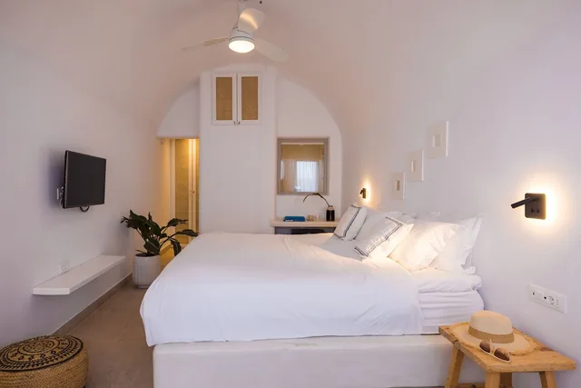 Mini, Premium, Queen Bed, Caldera View, Plunge Pool، Rocabella Deluxe Suites And Spa 7/10