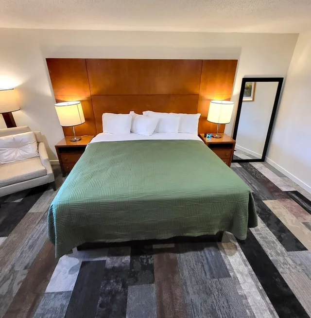 جناح استوديو عائلي بسرير كينج وأسرّة بطابقين، Shelton Inn 4/10