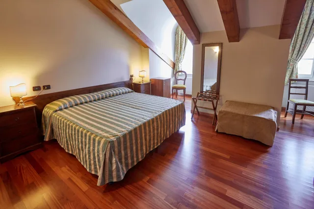 غرفة ثلاثية بسرير كوين وسرير فردي، Hotel Liberty 2/10