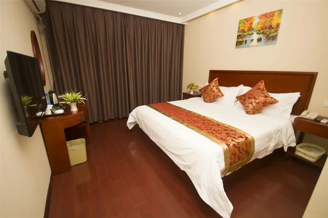Business King Room, Greentree Inn Nanning Xiuxiang Hotel 1/4