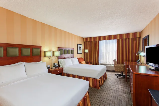 غرفة قياسية بسرير كوين في طابق مرتفع، Holiday Inn Sacramento Downtown Arena 4/7