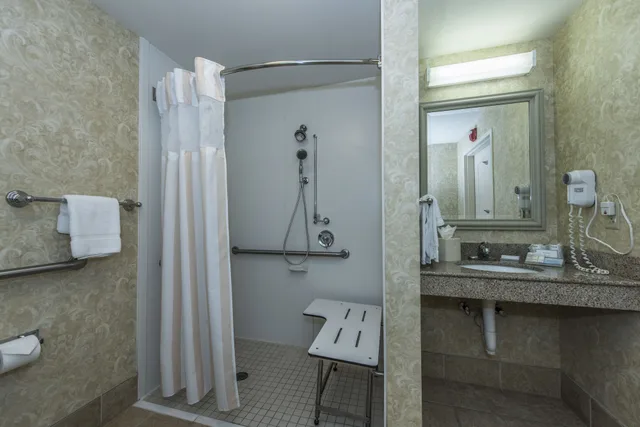 جناح جونيور بسرير كينج لذوي الإعاقة، Hilton Garden Inn Charleston Airport 10/10