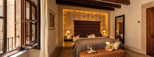 Estate, Courtyard, Queen Bed، Castell Son Claret 3/8