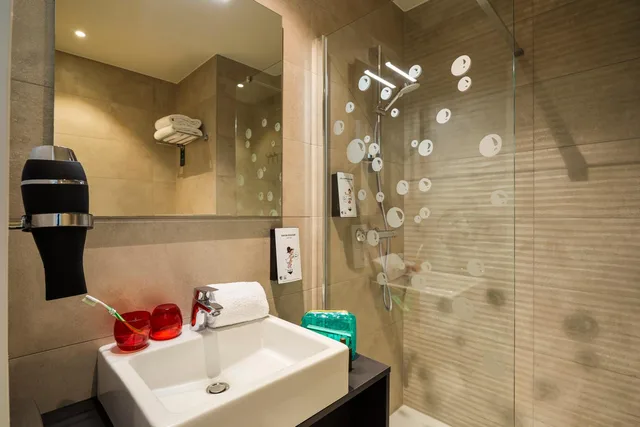 غرفة بريميوم بسرير كوين مع أريكة، Ibis Styles Liege Guillemins 10/10
