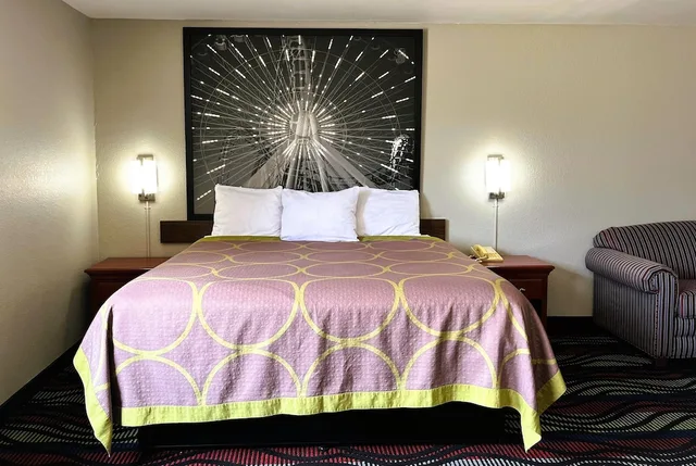 جناح بسرير كينج، Super 8 by Wyndham Vincennes 4/7