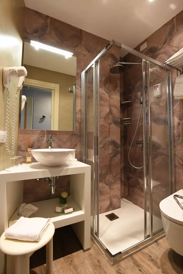 غرفة قياسية بسرير مزدوج بإطلالة على البحيرة، Relais Villa Porta 3/3