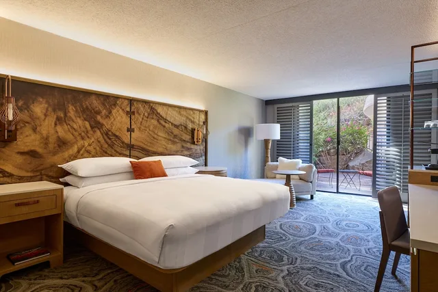 غرفة ديلوكس بسرير كينج بشرفة، Phoenix Marriott Resort Tempe At the Buttes 1/7