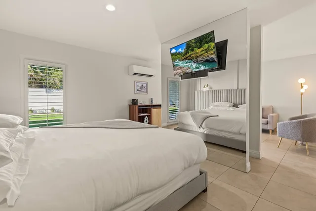 غرفة بريميوم بسرير كينج بإطلالة على الحديقة بحمام خاص، Casa Oliver Hotel & Resort - A Gay Mens Resort 4/10