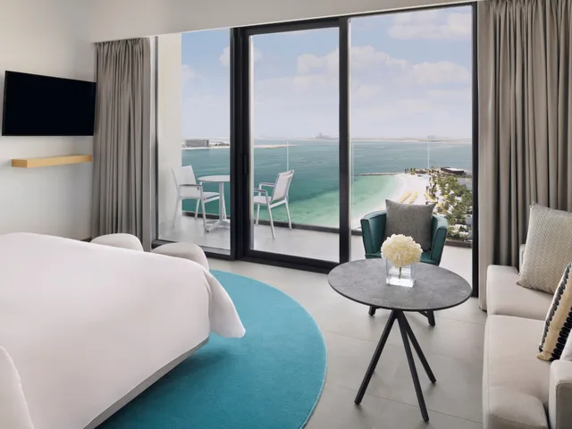 Deluxe, King Bed, Movenpick Resort Al Marjan Island 4/8