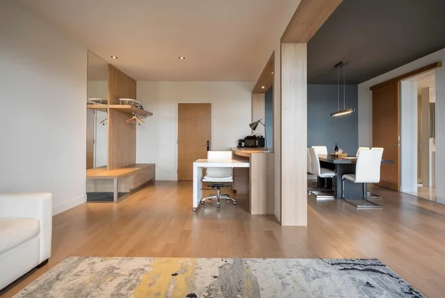 Executive, Suite, King Bed, Lake View, Hotel du Domaine, an Ascend Collection Hotel 4/4