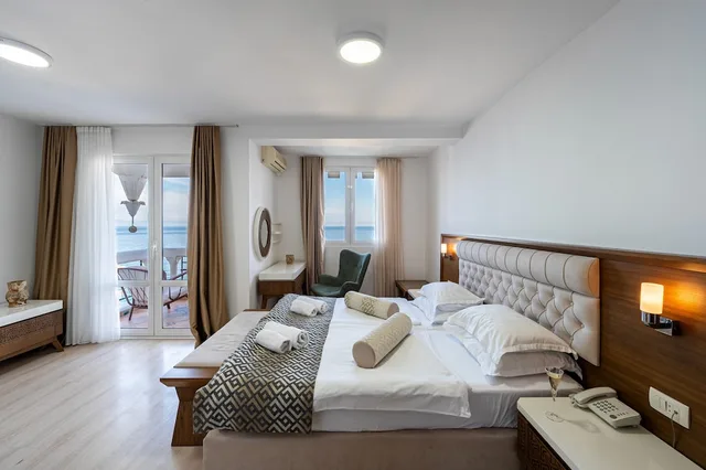 استوديو بسرير كينج بإطلالة على البحر، Hotel Adrovic 2/5