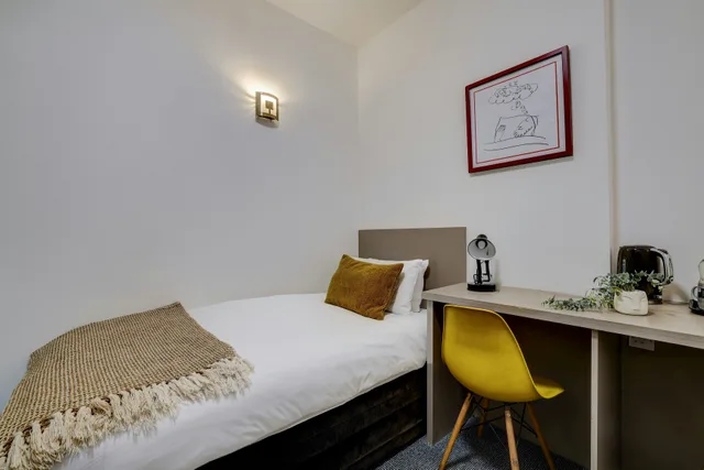 غرفة قياسية ثلاثية، Belvilla Ilford Station Hotel, 4 min from Elizabeth line 4/6