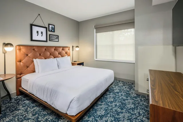 غرفة بسرير كينج مع أريكة لذوي الإعاقة، Country Inn & Suites By Radisson Manchester Airport Nh 2/5