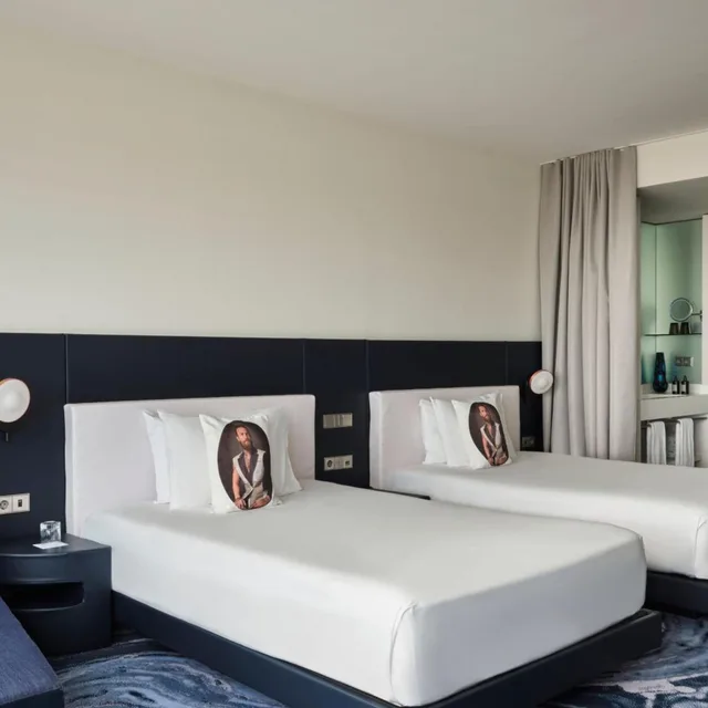 Wonderful, Twin Beds، W Barcelona 1/5