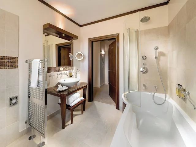 Twin room Classic, Mamaison Hotel Le Regina 7/8
