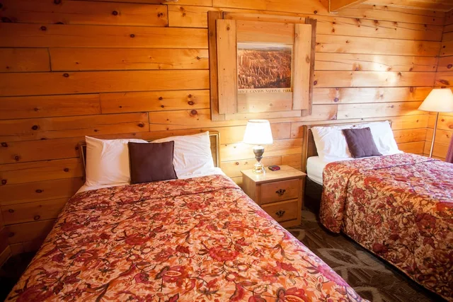 كابينة بسريرين مزدوجين، Bryce Gatewayinn Cabins 2/3