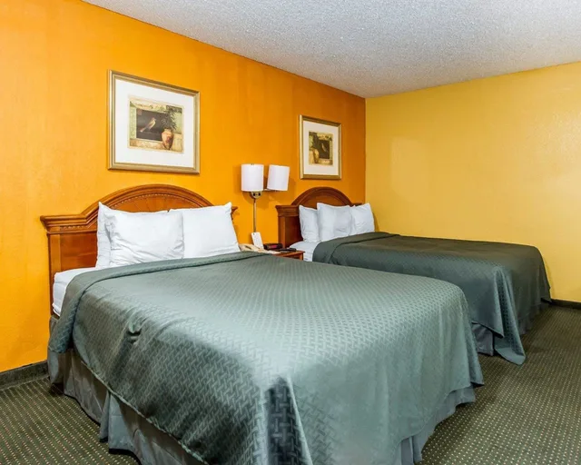 Standard, 2 Queen Beds, Quality Inn Tucson Downtown near Convention Center 3/3