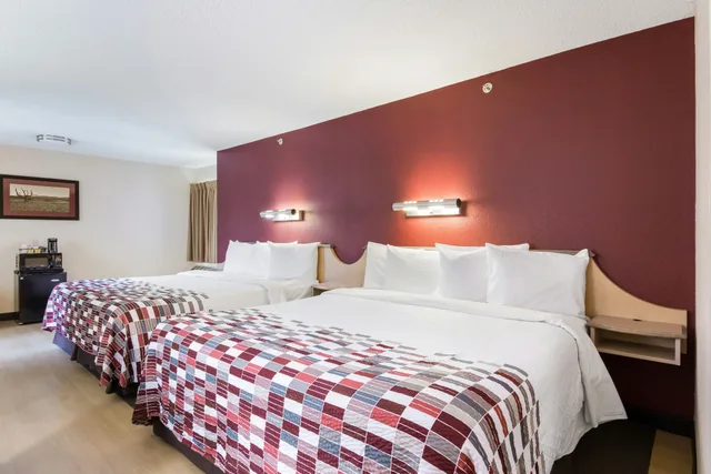 غرفة سوبيريور بسريرين كينج، Red Roof Inn Laredo 2/4