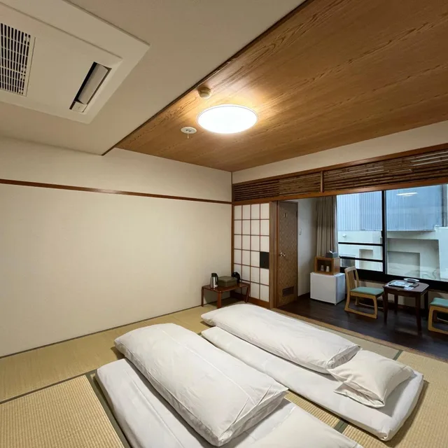 Japanese, No Bathroom، Kameya Rakan 1/10