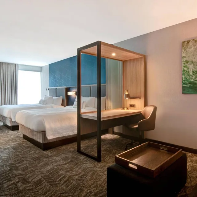 جناح بسريرين كوين مع سرير سحّاب إضافي مع أريكة لذوي الإعاقة، SpringHill Suites by Marriott Orangeburg 3/6