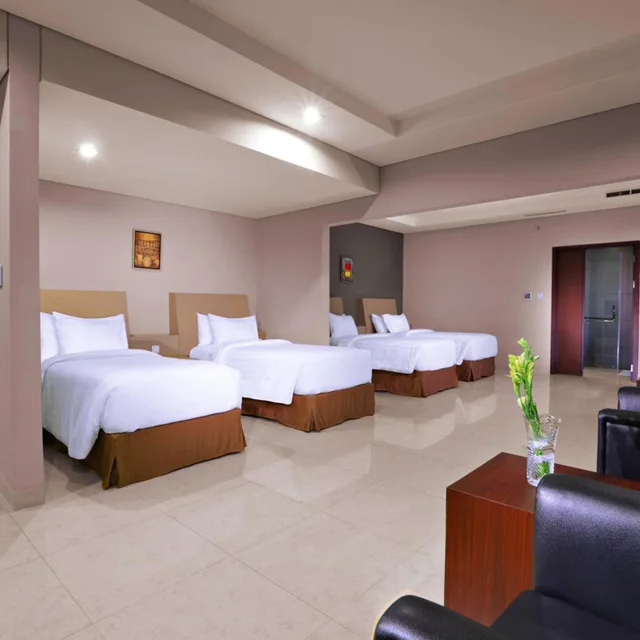 غرفة عائلية، Aston Imperial Bekasi Hotel & Conference Center 3/6