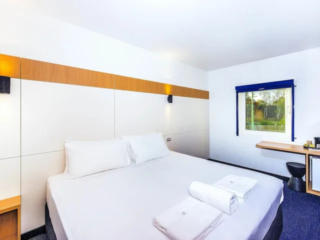 غرفة قياسية بسرير كوين، ibis budget Casula Liverpool 2/10