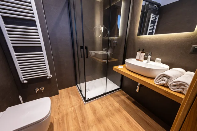 2 Bedrooms, Tower, Junior, 2 Double Beds, Bunk Bed, Hotel Iris 10/10