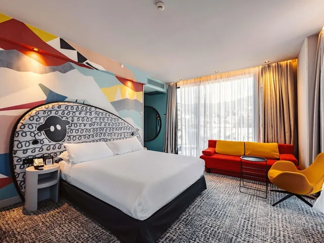 جناح بسرير مزدوج مع أريكة، Ibis Styles Tbilisi Center 3/10