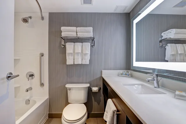 غرفة قياسية بسرير فردي، Holiday Inn Mississauga Toronto West 5/6