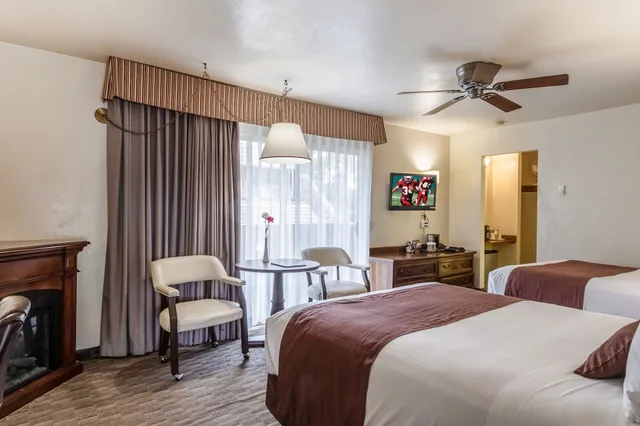 غرفة بسريرين كوين، Lone Oak Lodge 8/10