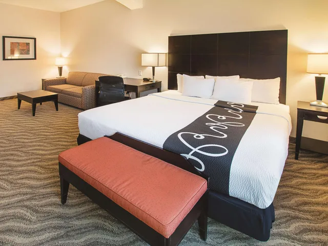 غرفة ديلوكس بسرير مزدوج لذوي الإعاقة، La Quinta Inn Suites Glen Rose 2/3