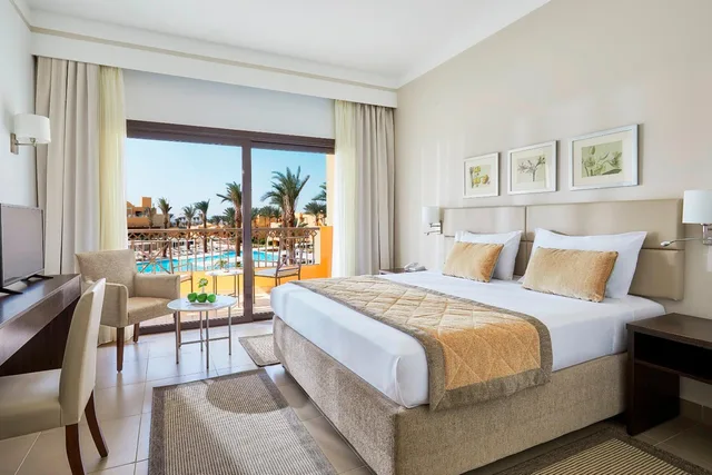 Deluxe Family Room Pool View (New Ext.)، Jaz Solaya 1/1