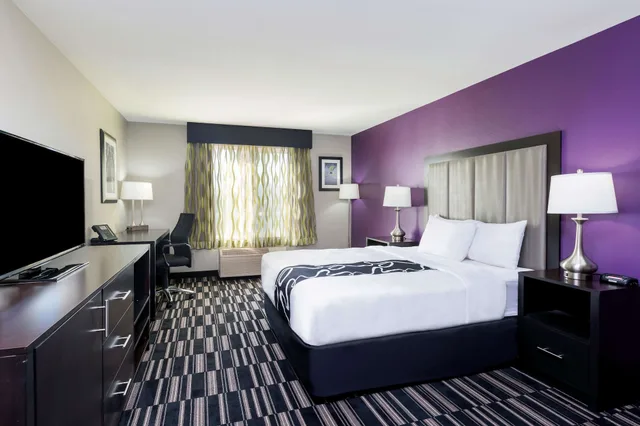 غرفة بسرير كوين، La Quinta Inn & Suites by Wyndham Fairfield - Napa Valley 3/5