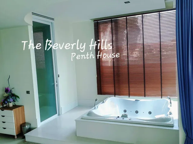 غرفة عائلية بإطلالة على البحيرة، The Beverly Hills 4/4