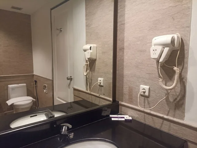 غرفة جونيور بسرير كينج بإطلالة على المدينة بغرفة نوم واحدة، Diradja Hotel 5/9